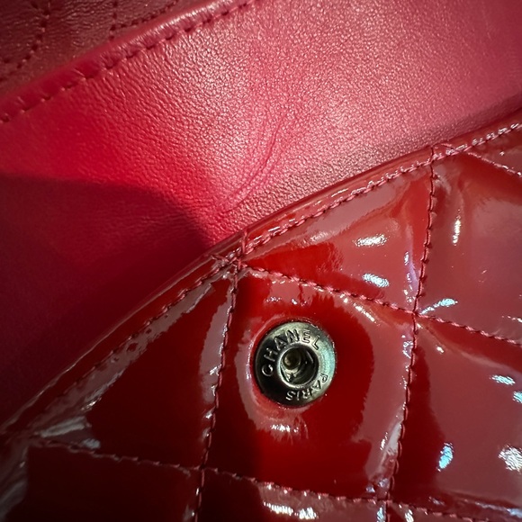 Chanel Maxi Patent - Picture 6 of 12